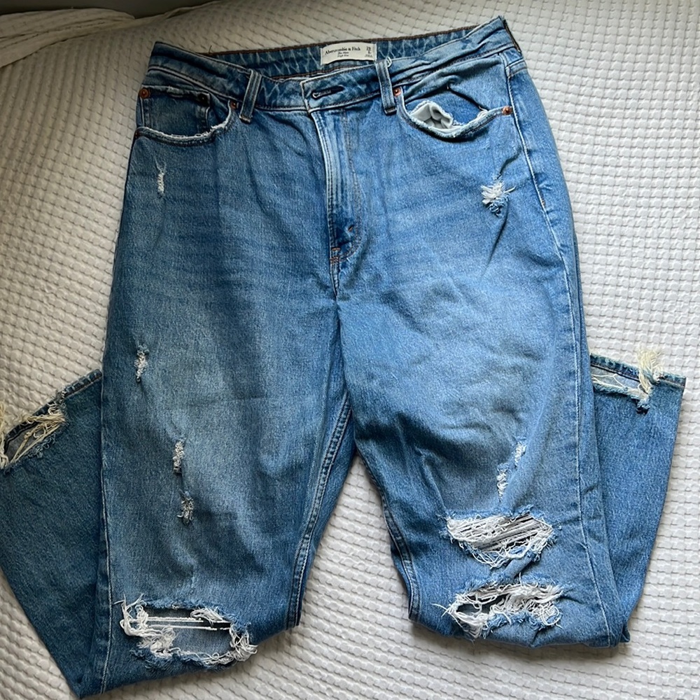 A&F Curve Love High Rise Mom Jeans Medium Wash with Distressing